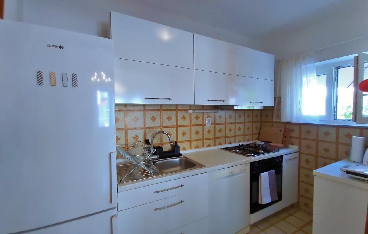 Apartment Juta Mimice Exterior photo