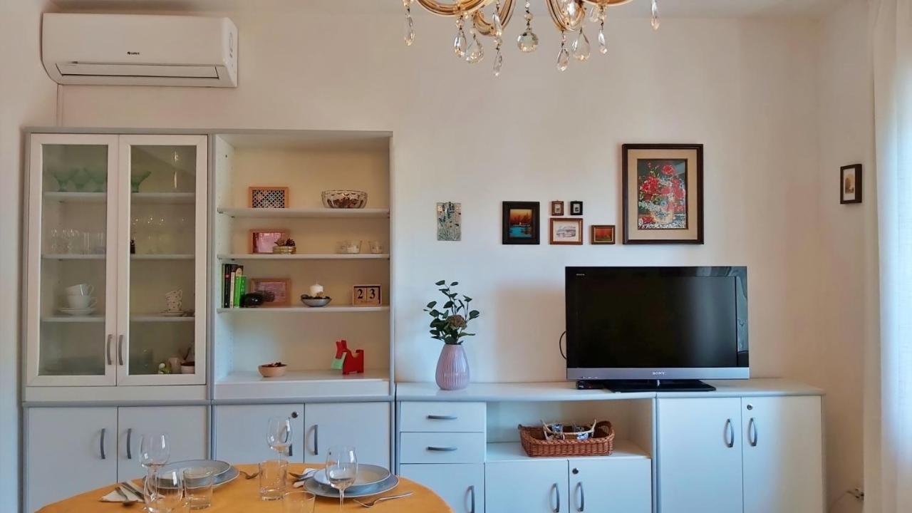 Apartment Juta Mimice Exterior photo